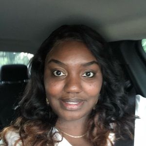 Meet your Posher, Courtney